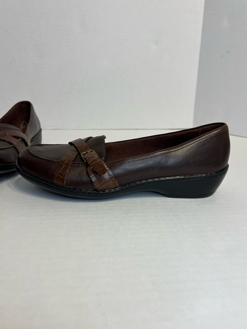 Clarks Brown Leather Criss-Cross Strap Buckle Wedge‎ Loafers Size 8M Style 88931